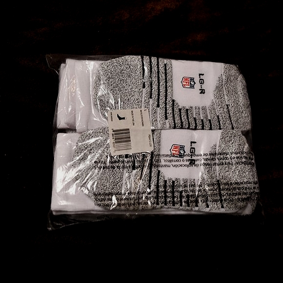 COPY - NFL NIKE Team Game Issued White Compression Men's L-XL ankle Grip Socks … - Picture 3 of 3